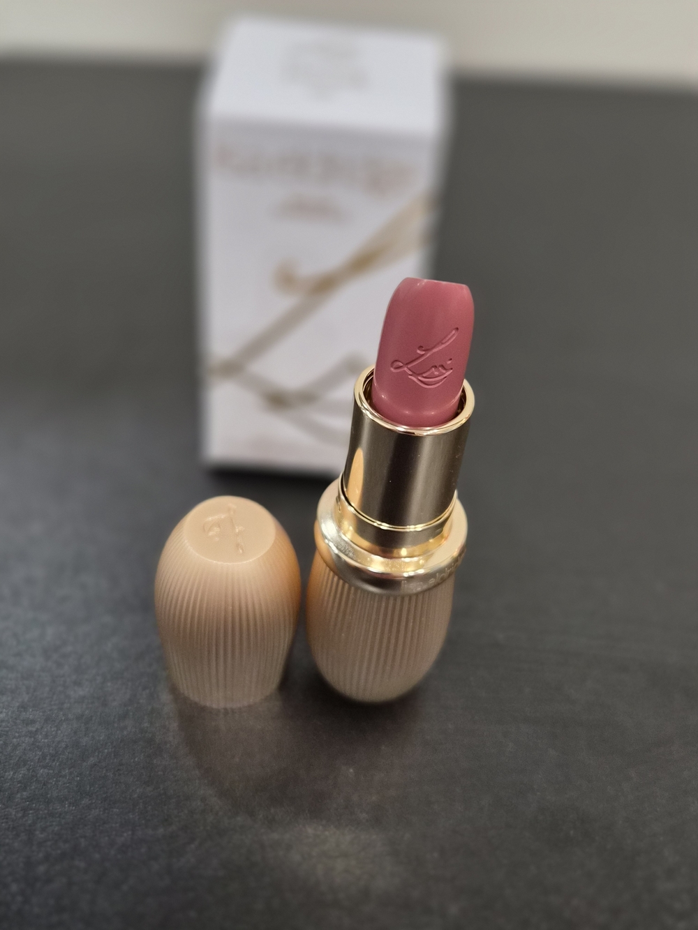 Creamy Pink Lipstick — Lightweight Moisturizing Finish